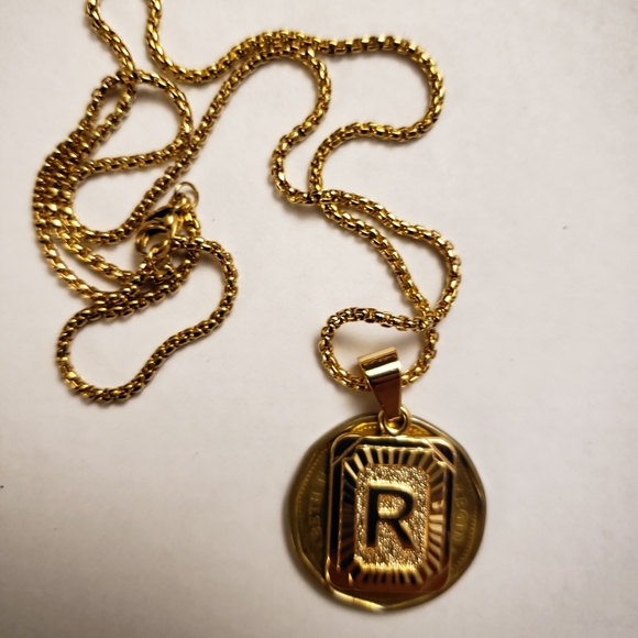 Gold Filled Letter R Pendant 18” Long Neck… - Picture 5 of 5